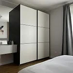 Apartman The Captain's Marina - Next To Verbella - Leonardo Academy, Mxp Sesto Calende