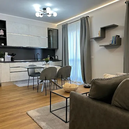 The Captain's Marina - Next To Verbella - Leonardo Academy, Mxp Apartman